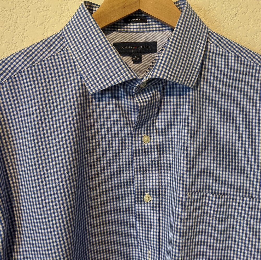 Tommy Hilfiger Dress shirt/ Blue & White, Nice!